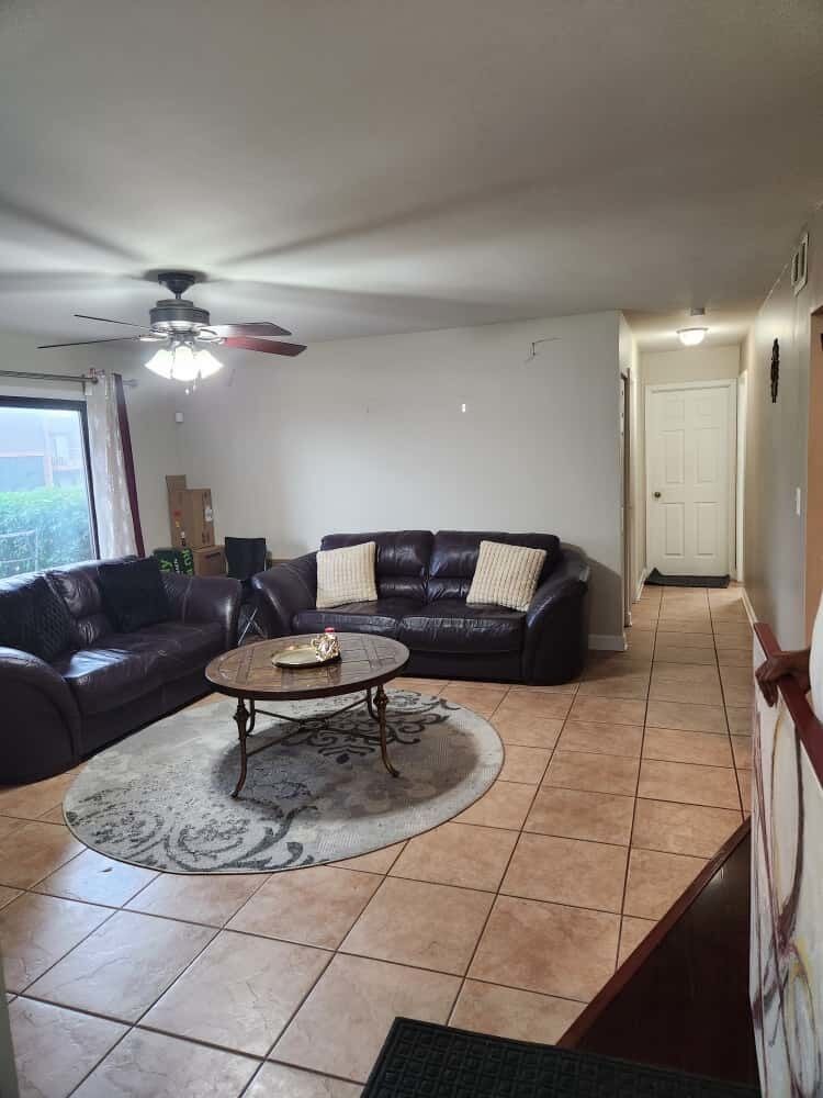 Property Photo:  717 Tipperary Court 1C  IL 60193 