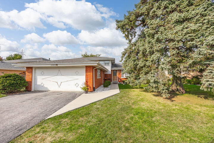 Property Photo: 10624 S Michael Drive IL 60465