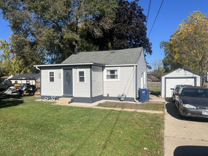 Property Photo:  512 Montgomery Road  IL 60538