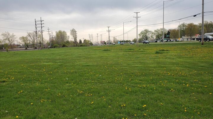 Property Photo:  18W570 W North Avenue  IL 60181