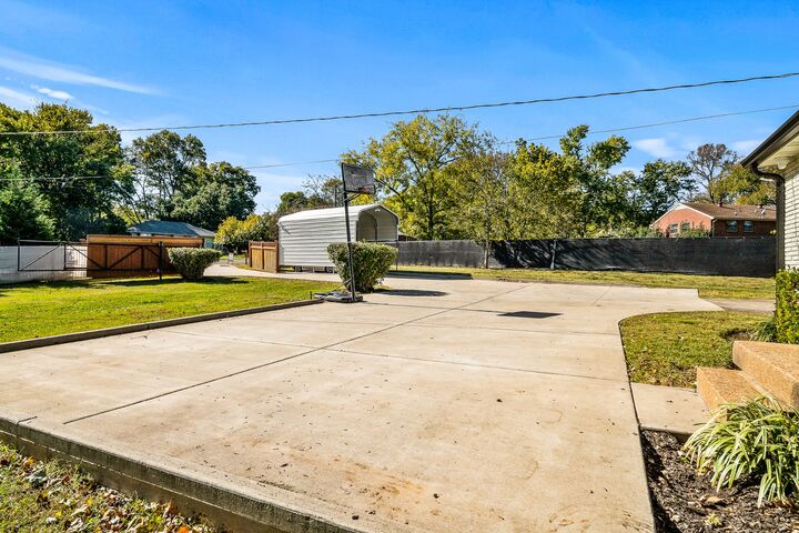 Property Photo:  3804 Barlow Dr  TN 37211 