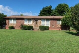 Property Photo:  4025 Kings Cir  TN 37218