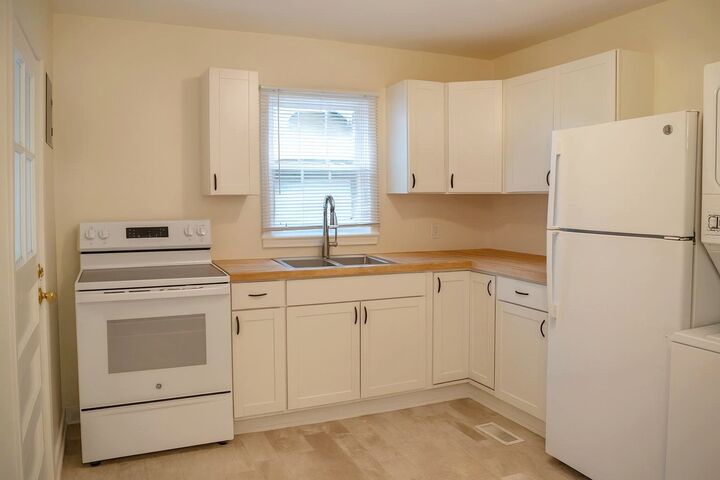 Property Photo:  1203 Woodland Dr  TN 37355 