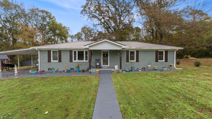 Property Photo:  1052 Old Salem Lexie Rd  TN 37306 