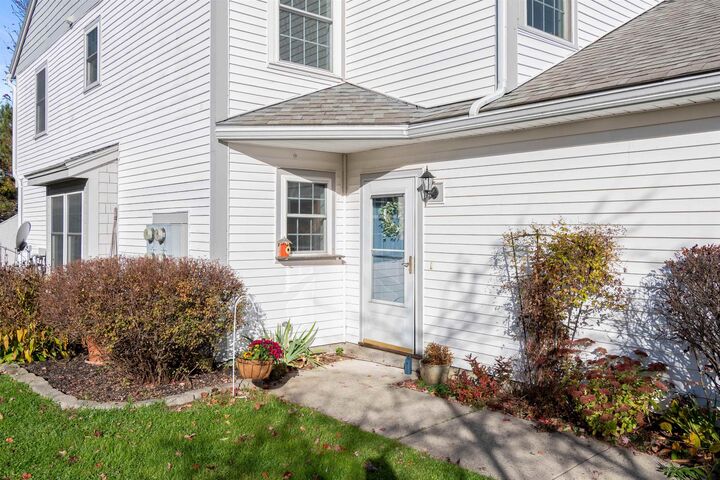 Property Photo: 102 Saybrook Road VT 05452