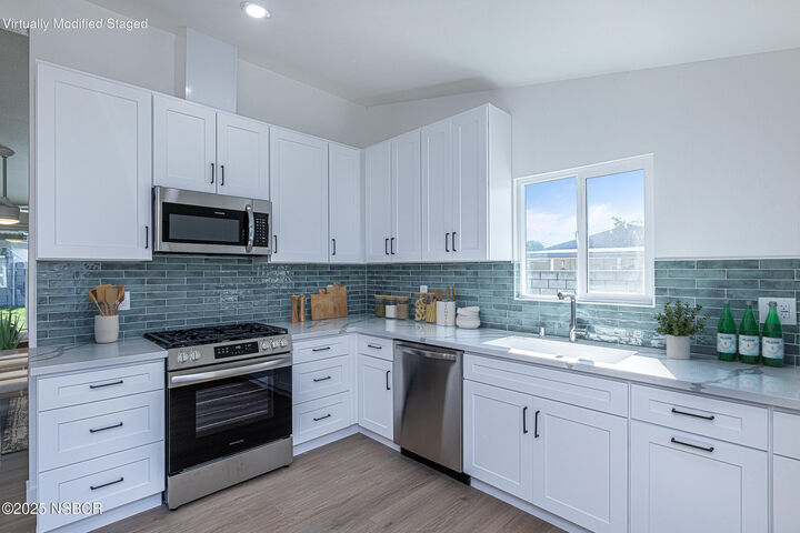 Property Photo:  3878 Via Mondo  CA 93436