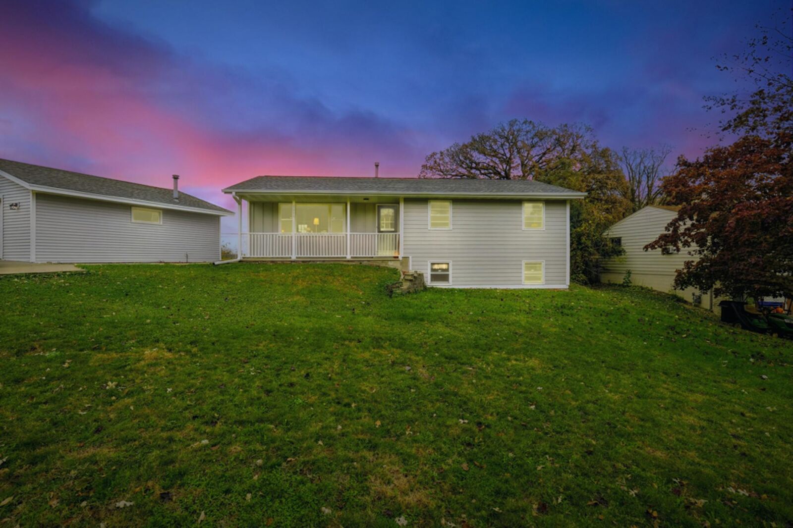 Property Photo: 6280 Carleda Way MN 55076