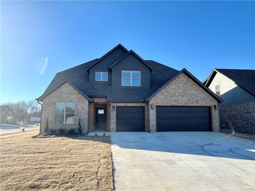 Property Photo: 4804 SW Scarlet Oak Street AR 72713