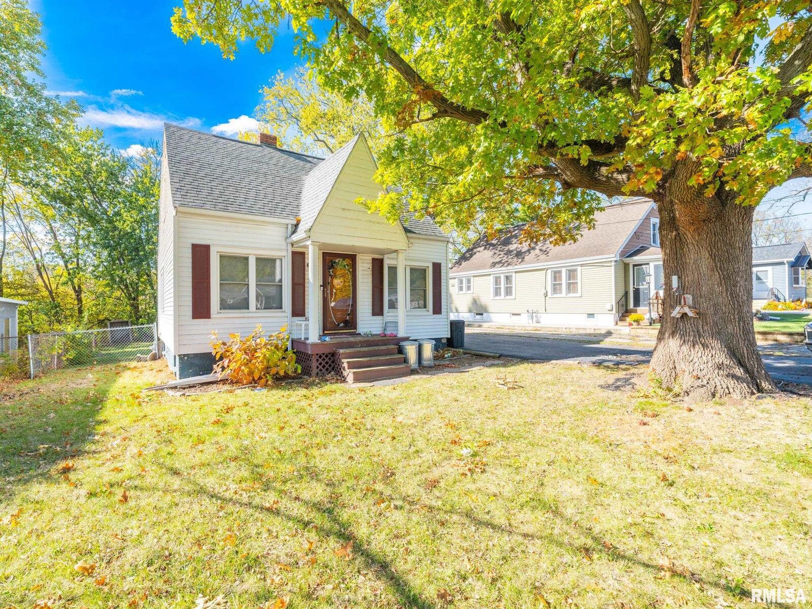 Property Photo:  537 S Byron Court  IL 61604 