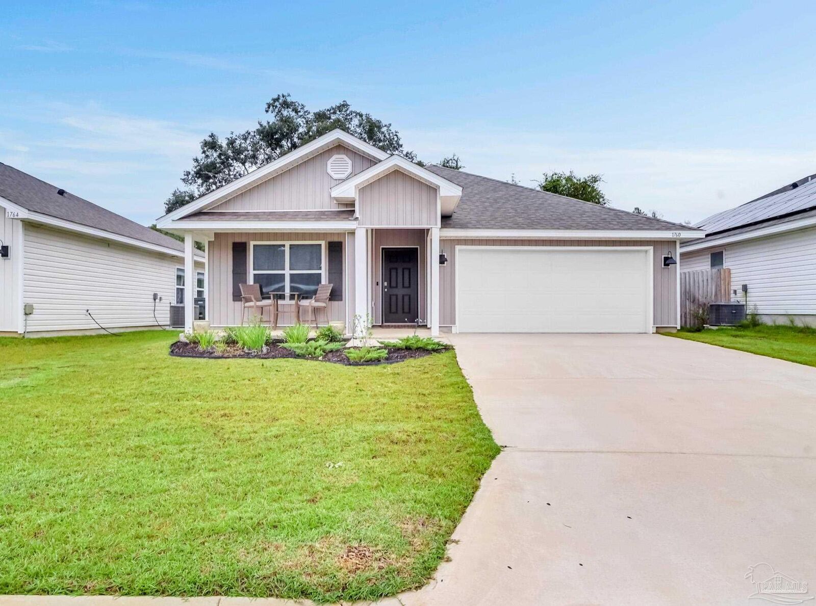 Property Photo: 1760 Paisleigh Dr FL 32534