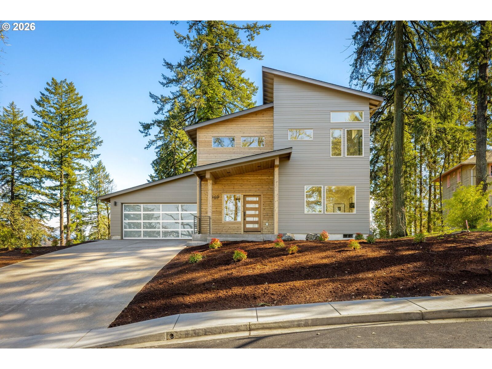 Property Photo:  2969 Capital Dr  OR 97403 