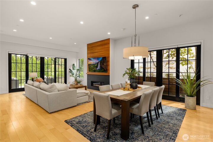 Property Photo:  7002  93rd Avenue SE  WA 98040 