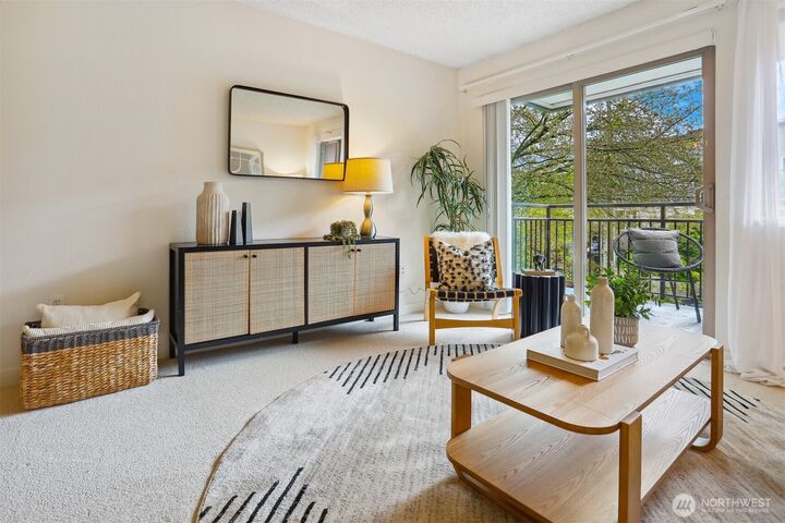 Property Photo:  275 W Roy Street 216  WA 98119 