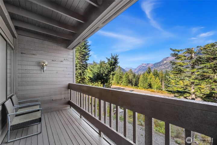 Property Photo: 223 Hyak Drive E 622 WA 98068