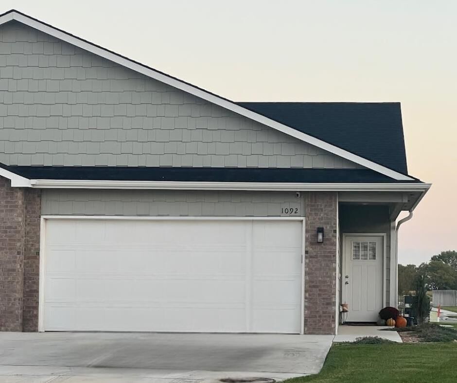 Property Photo:  1092 W Trek Ct  KS 67052 