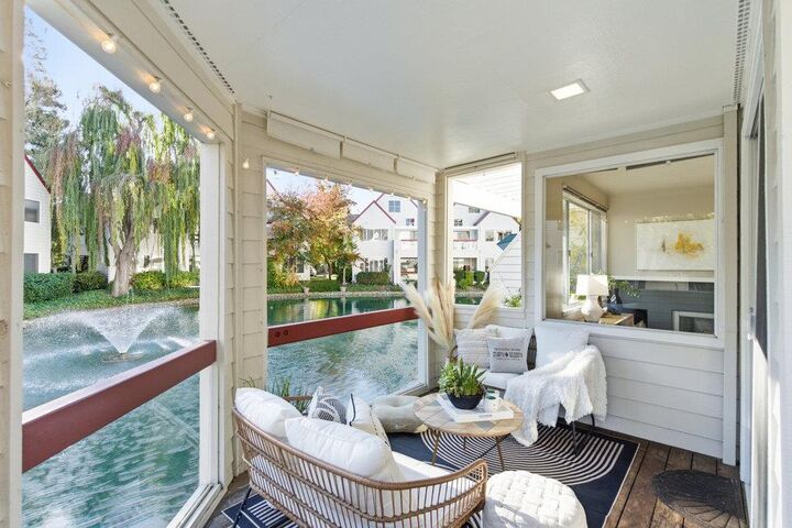 Property Photo:  307 Chelsea Way  CA 94061