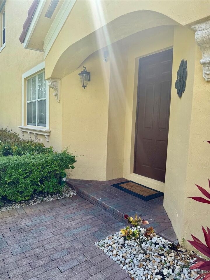 Property Photo: 15030 SW 9th Ter FL 33194