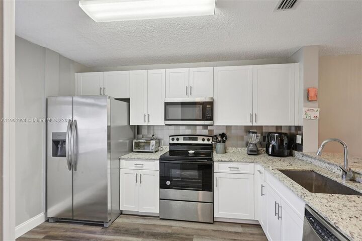 Property Photo:  20888 NW 1st St  FL 33029 