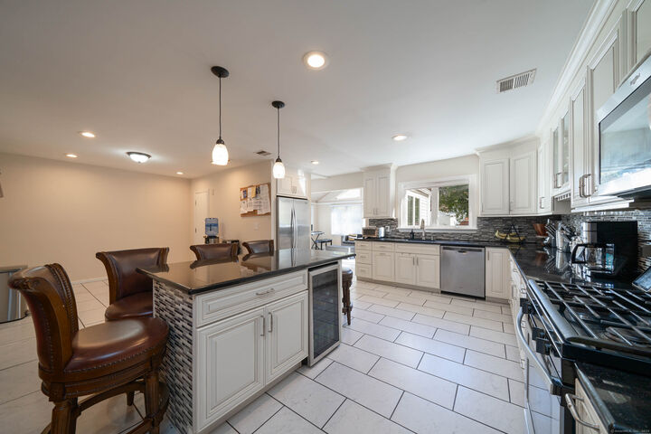 Property Photo:  36 Ford Street  CT 06517 