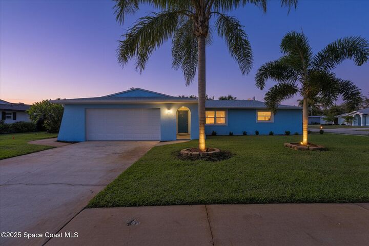 Property Photo:  200 Bonnie Court  FL 32937 