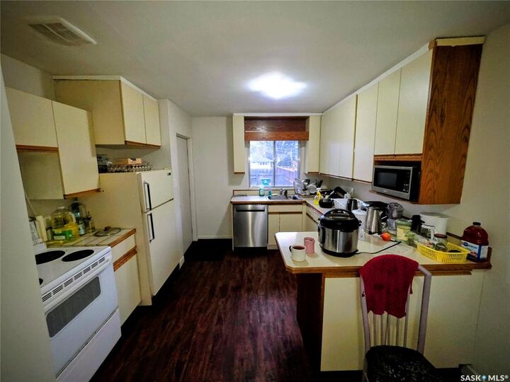 Property Photo:  1622 Cumberland Avenue S  SK S7H 2M5