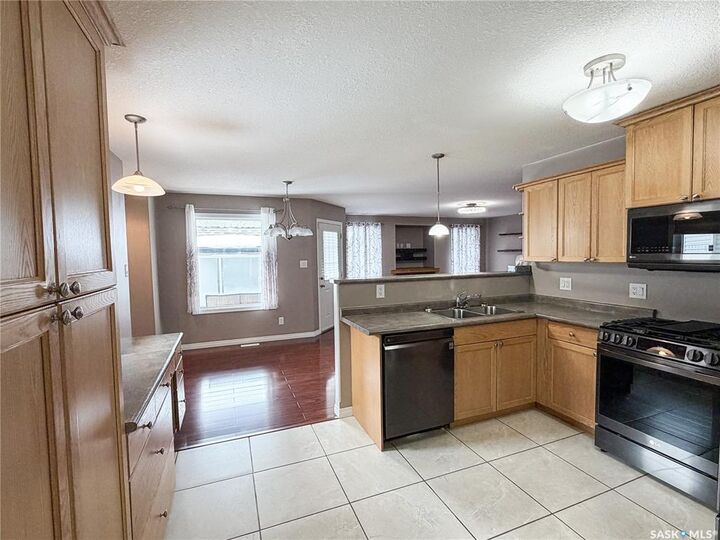 Property Photo: 7 Fairway Court SK S9X 1Z9