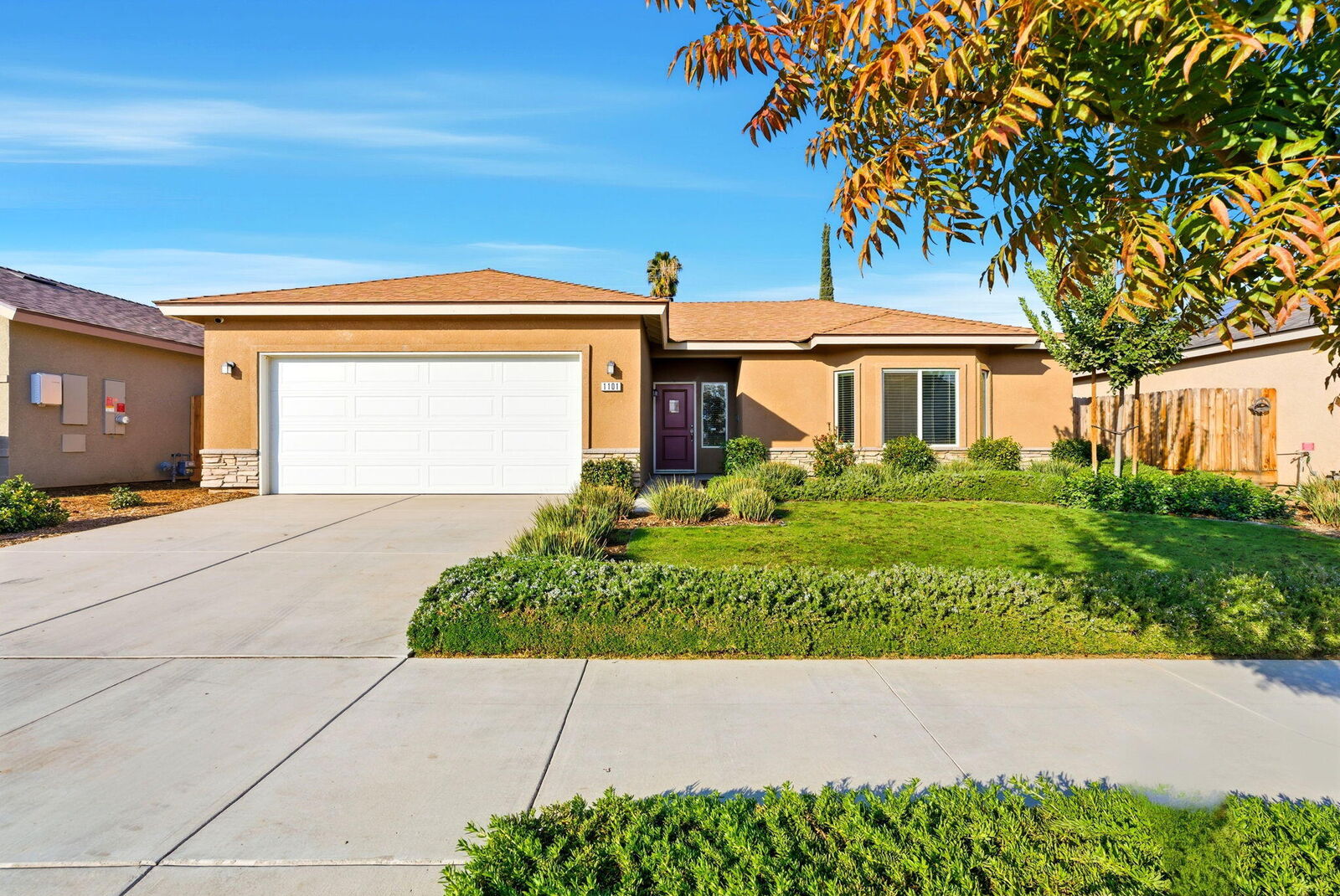 Property Photo:  1101 S Royal Oak Place  CA 93257 