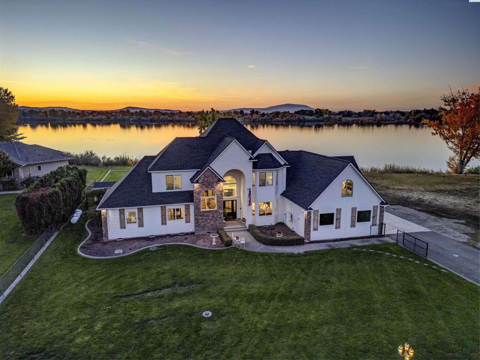 Property Photo: 7524 Kohler Road WA 99301