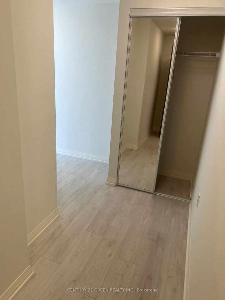 Property Photo: 27 Korda Gate 809 ON L4K 0P6