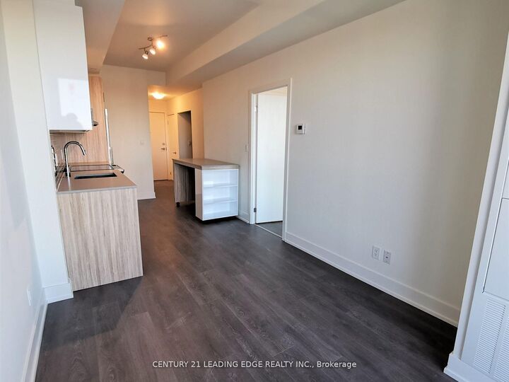 Property Photo:  180 Fairview Mall Drive 711  ON M2J 0G4 