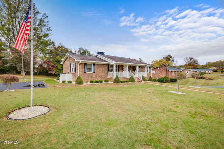 Property Photo:  1904 Broadmoor Road  TN 37604 