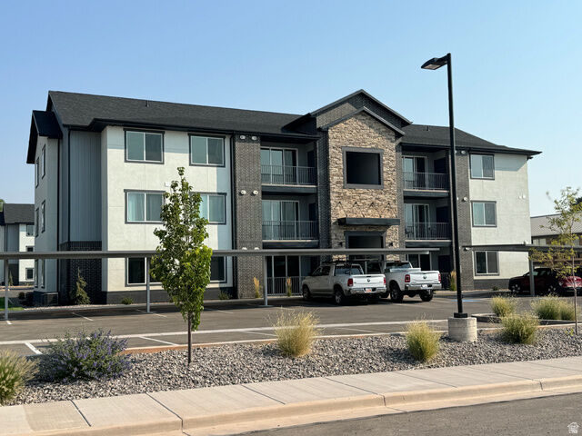 Property Photo: 553 S 100 W 102 UT 84701