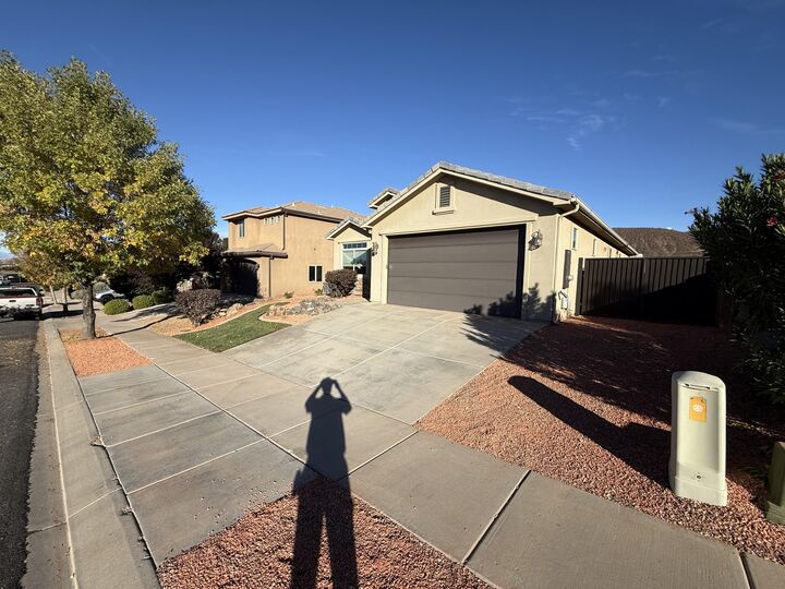 Property Photo:  718 W 400 N  UT 84737 