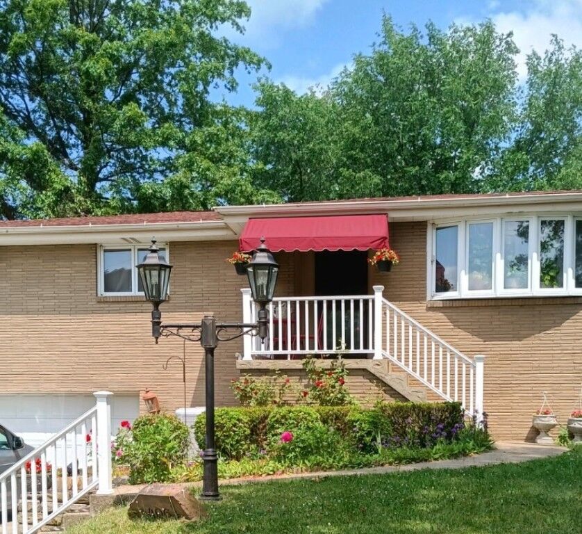Property Photo: 1406 Greentree Road PA 15220