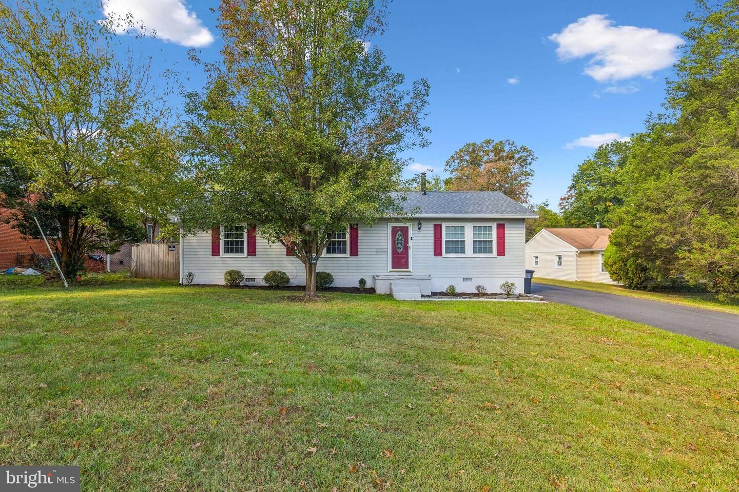 Property Photo: 7712 Pine Street VA 20111