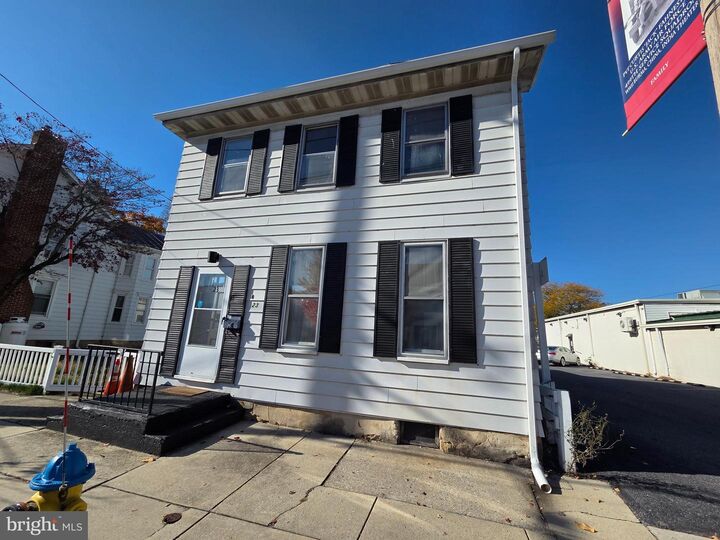 23 N Baltimore Avenue  Mount Holly Springs PA 17065 photo
