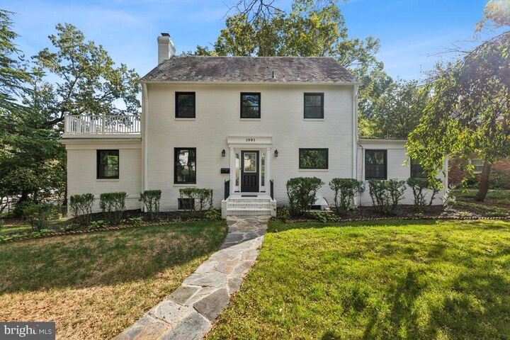 Property Photo:  1901 Belle Haven Road  VA 22307 