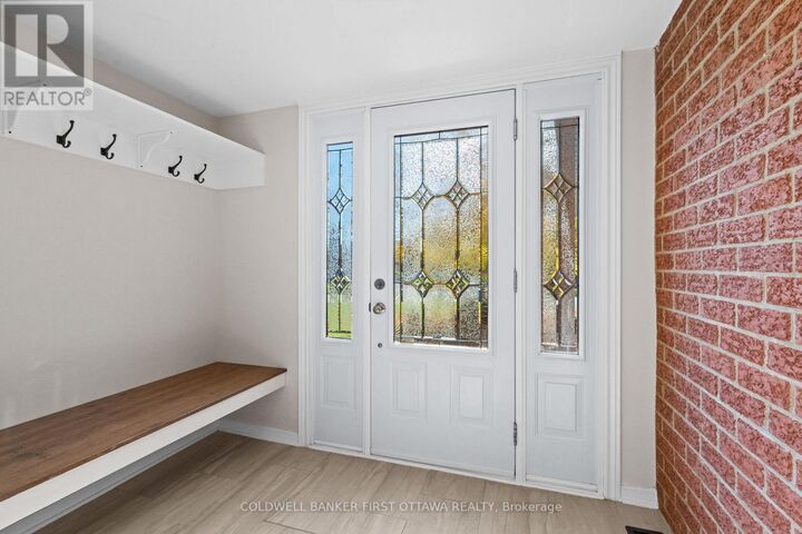 Photo de la propriété:  1645 Des Ravins Place  ON K1C 6H3