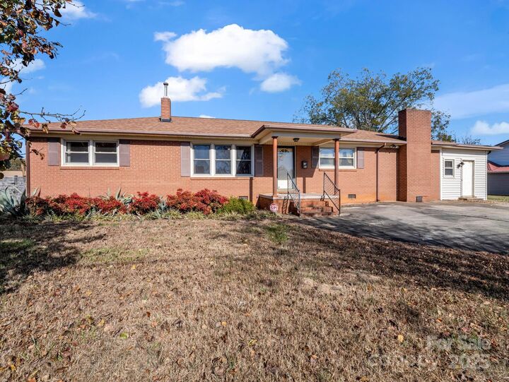 Property Photo:  2815 Highland Drive  NC 28092 