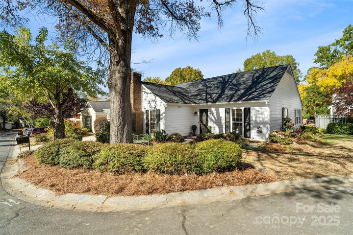 Property Photo: 2702 Quailrush Road NC 28226