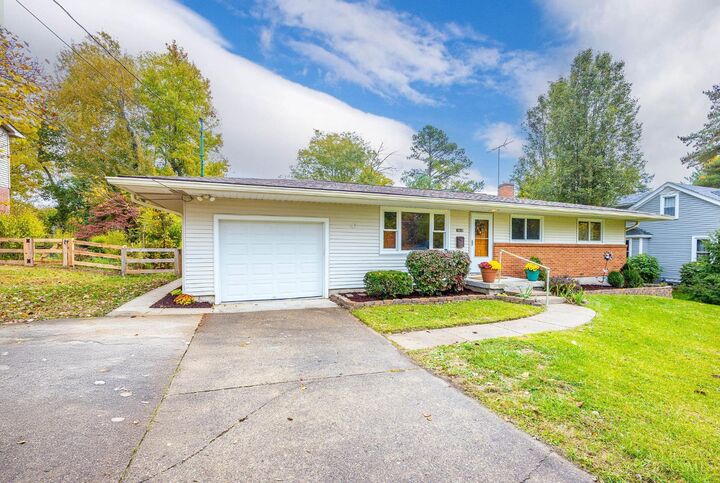 Property Photo: 1610 Bloomingdale Avenue OH 45230