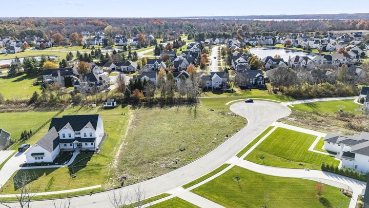 Property Photo:  5808 Sycamore Trail Drive  OH 43021 