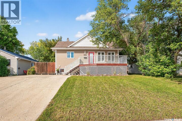 Property Photo: 1116 Hochelaga Street W SK S6H 2J2