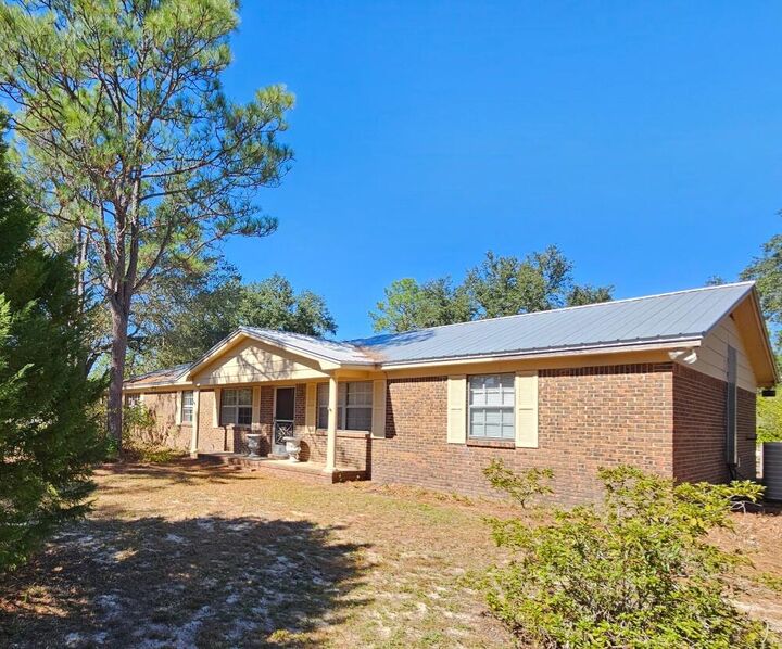 Property Photo: 4017 Bear Creek Road FL 32539