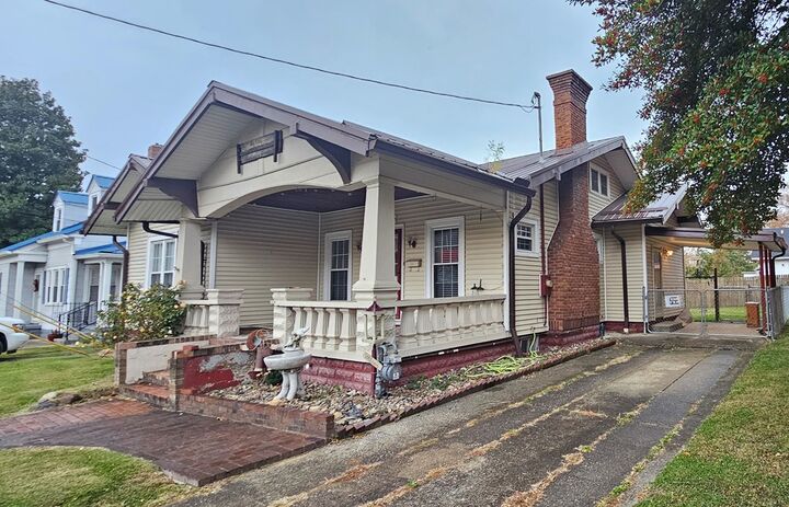 Property Photo:  405 Madison St  KY 41230 