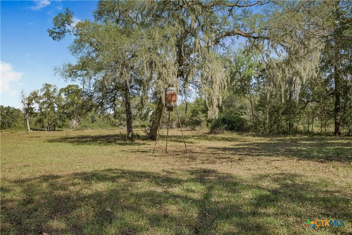 Property Photo: 1733 County Road 284 TX 77957