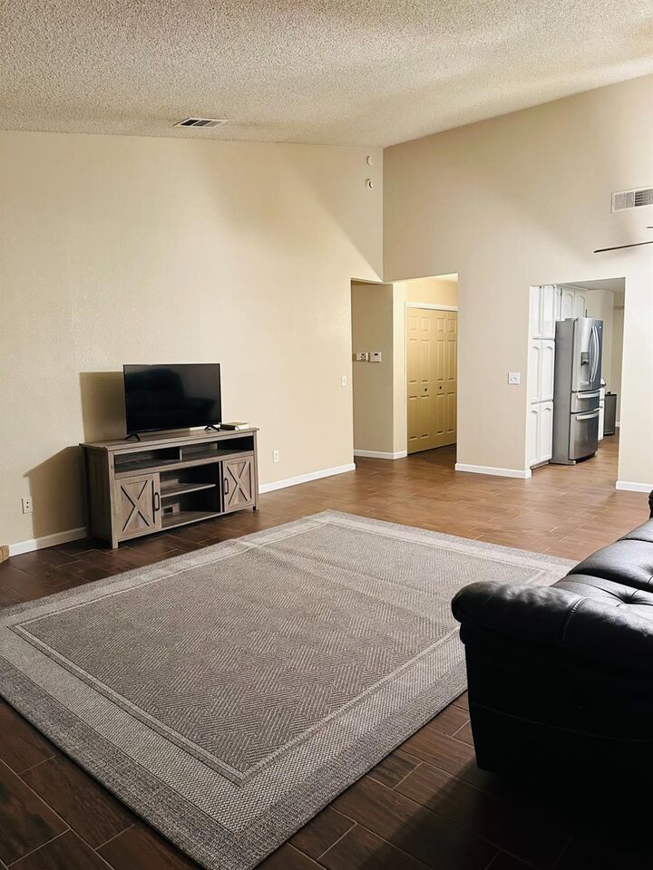 Property Photo:  4985 E Butler Avenue 109  CA 93727 