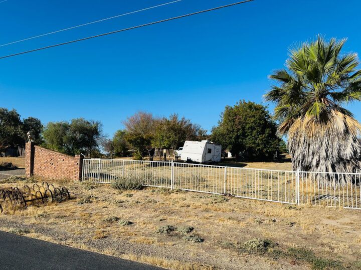 Property Photo: 16564 Karen Rd CA 93636