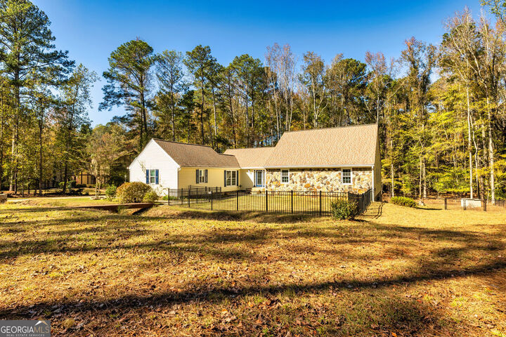 Property Photo:  175 Kingswood Drive  GA 30215
