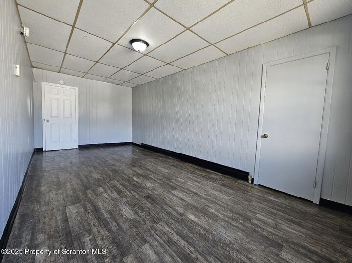 Property Photo:  202 Moosic Road  PA 18518 